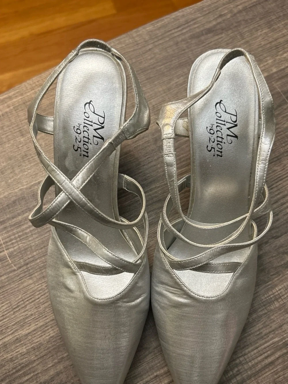 JM Collection Silver Pointed Slingback Heels with Matching Clutch